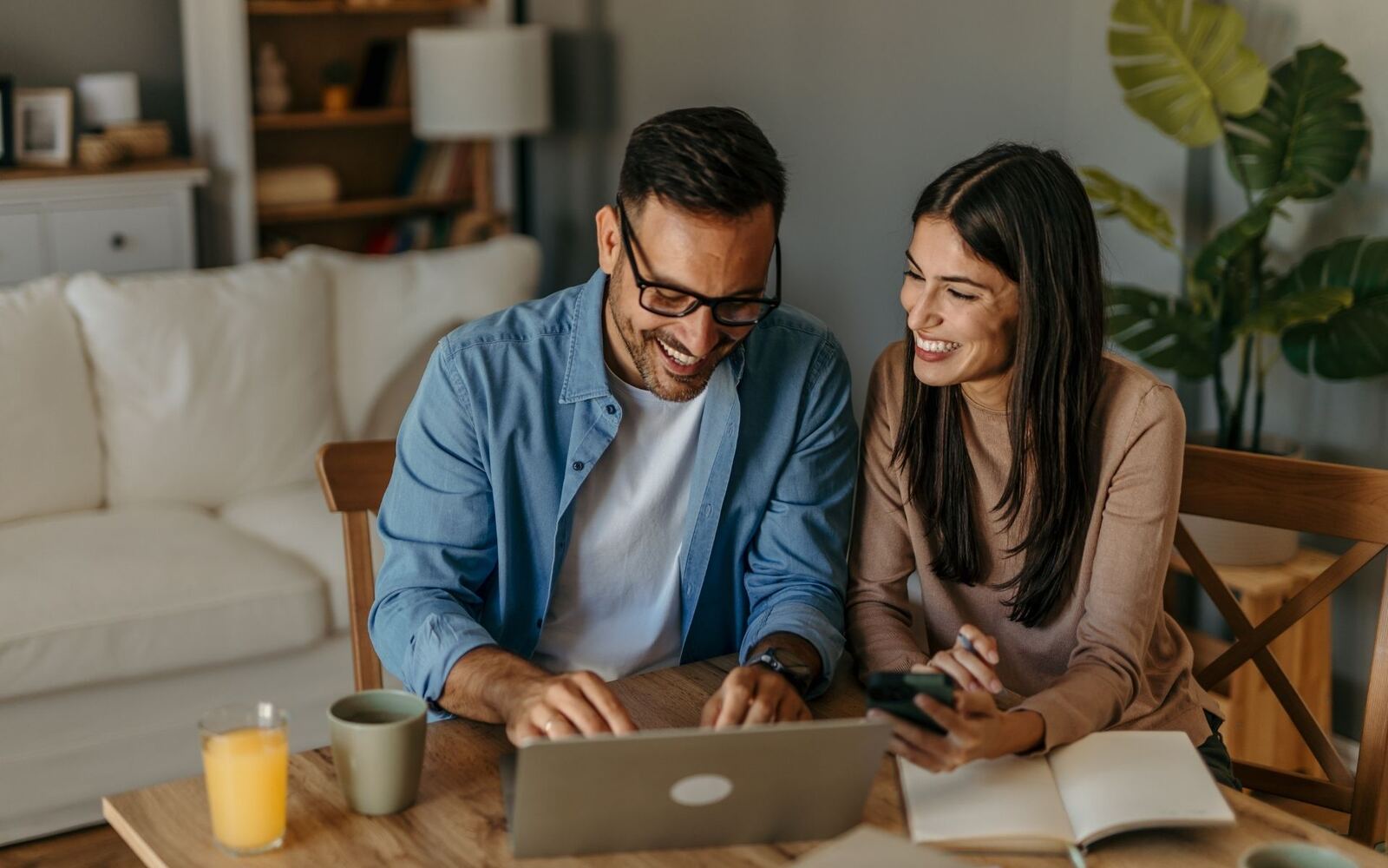 Beautiful Florida home with palm trees representing HELOC opportunities